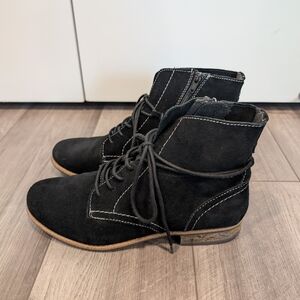 Earth Origins Adara Suede Bootie - Black, 11